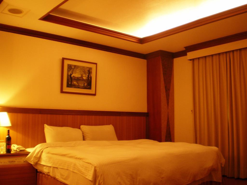 Emperor Hotel Kao-siung Pokoj fotografie