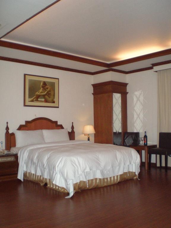 Emperor Hotel Kao-siung Pokoj fotografie
