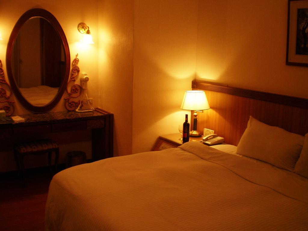Emperor Hotel Kao-siung Pokoj fotografie